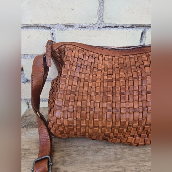 Vintage Leather Bag - Picture 2 of 12